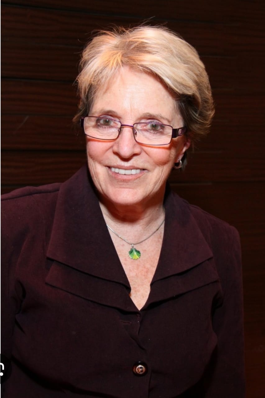 La reconocida Psiquiatra y escritora Graciela Moreschi: “Hay que poner límites con las nuevas tecnologías para cuidar la salud mental”. 