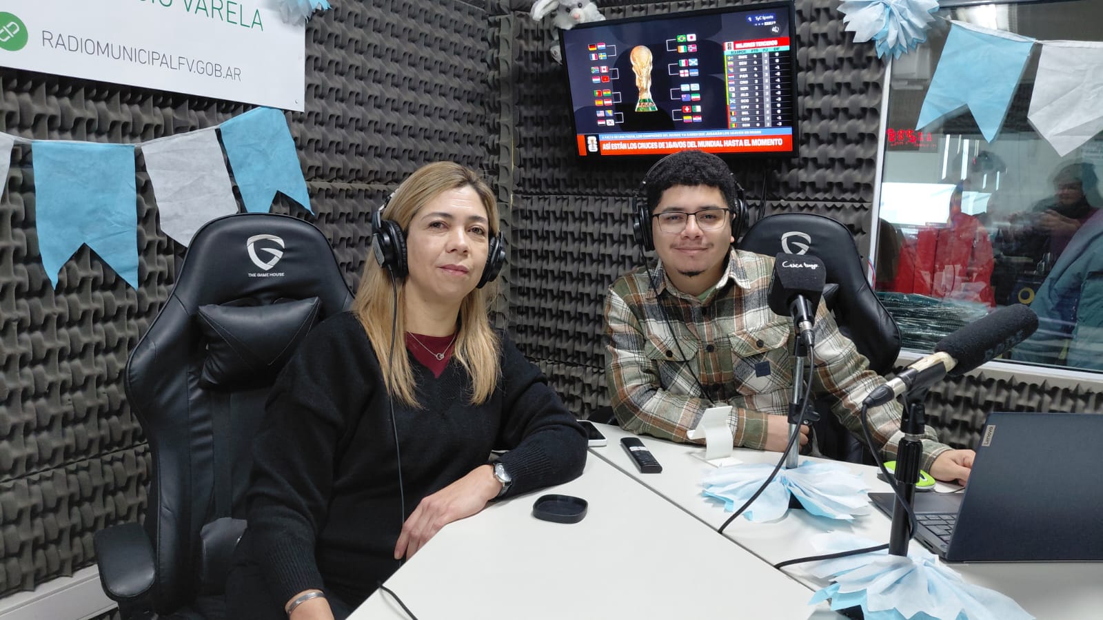 Daniela Raggi en "Magazine Cerca Tuyo": "Volver como docente al CENS N° 452, donde me egresé en el 99, es un orgullo inmenso"