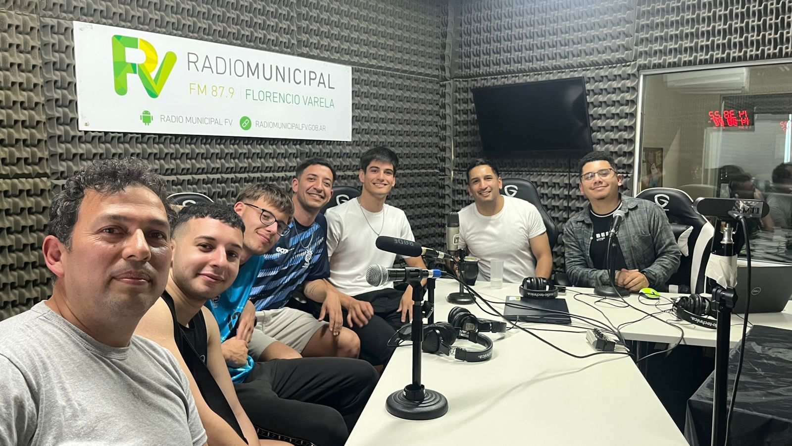 El equipo de vóley de la UNAJ medallistas de oro en los Juegos Universitarios Cordobeses 2025