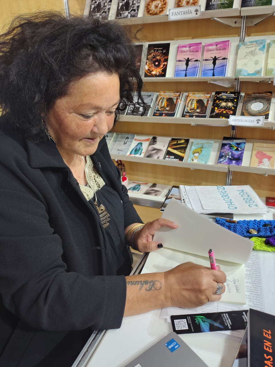 María Rosa Fernández presenta: "Dolor huérfano": del duelo de no poder gestar al amor que se reinventa en la adopción