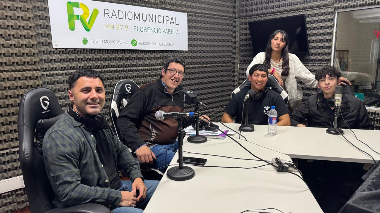 Prácticas de radio UNLP: Una vez más (programa Nº3 6/11/25)