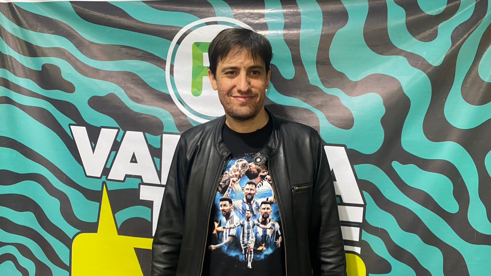 Jairo Straccia nos contó sobre su disertación: “La Política es un meme, la economía una película”