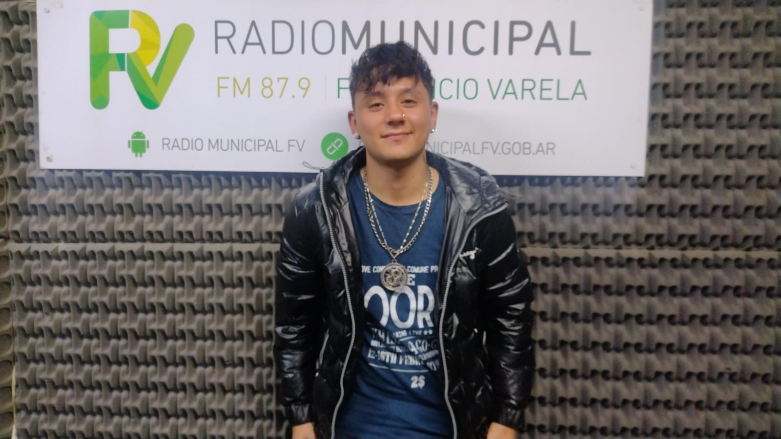 El cantante y modelo varelense desfiló por la pasarela de Tendencias RC

