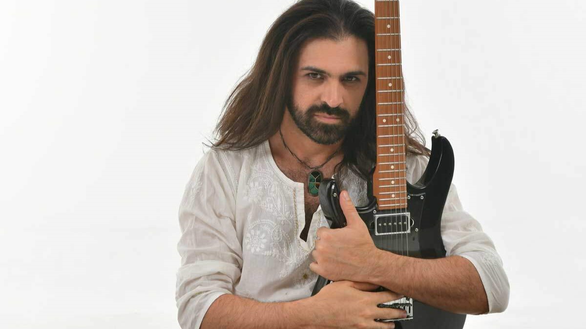 Maycown Reichembach: la guitarra al frente y el poder de la dualidad