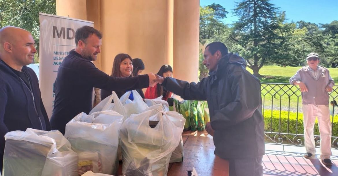 Impulso Productivo | Entrega de semillas a productores locales de la región