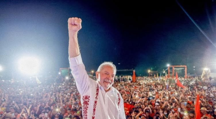 Lula presidente, electo con el 51,76 % de los votos: “El pueblo brasileño me mostró que ningún sueño es demasiado grande cuando caminamos juntos”