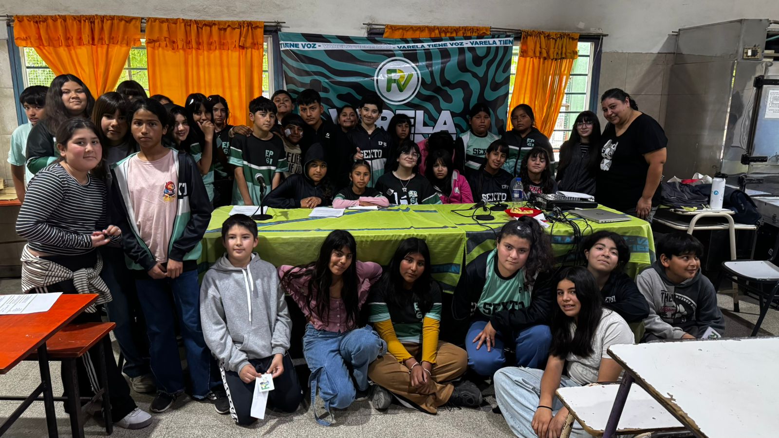 La radio en el patio: EEP Nº61 (6to A y B)