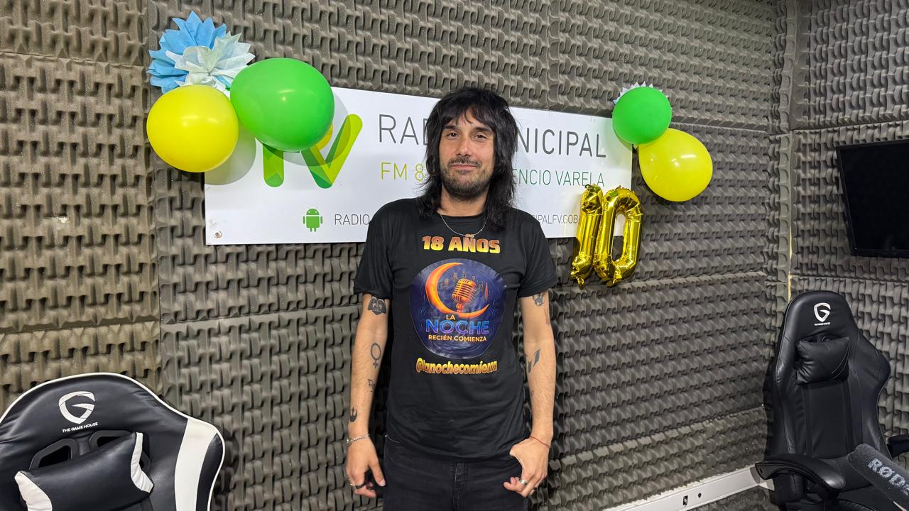Pablo el Rolinga: del teatro a las redes, con el rock como bandera
